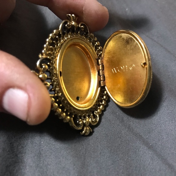 Vintage Silhouette locket brooch - Picture 2 of 3